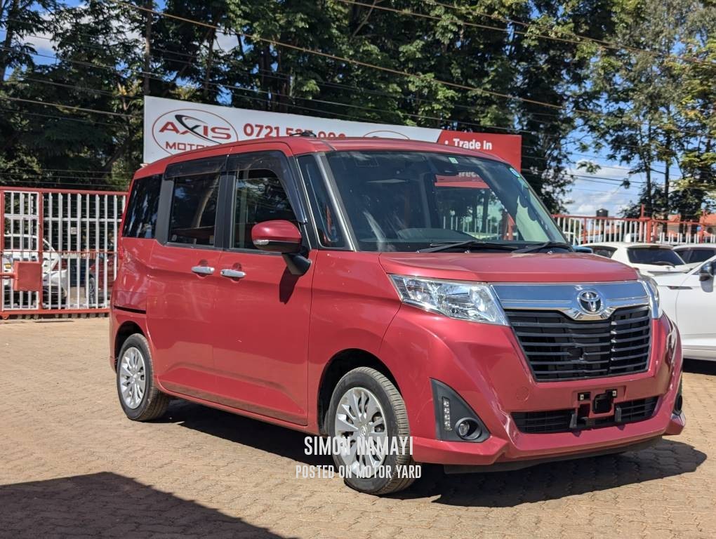 Toyota Roomy 2018 Red