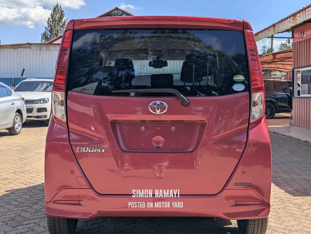 Toyota Roomy 2018 Red