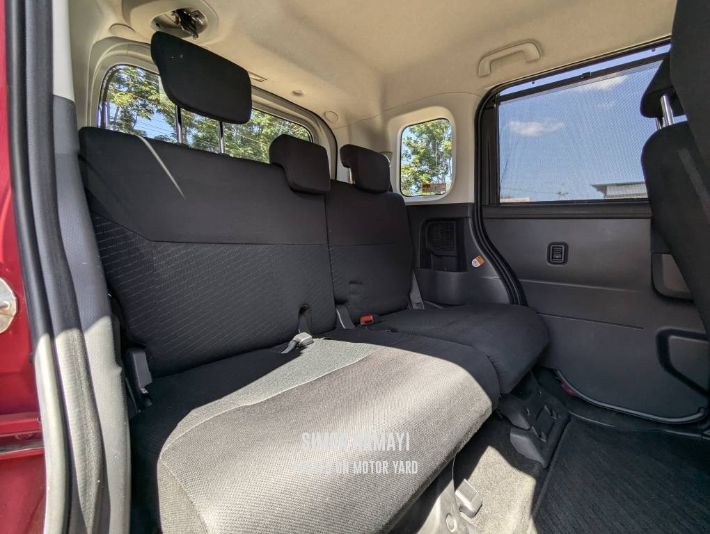 Toyota Roomy 2018 Red