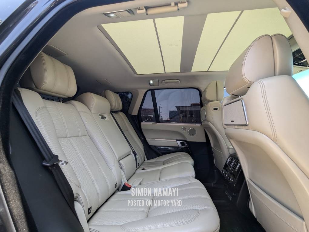 Range Rover Vogue 2016 Black