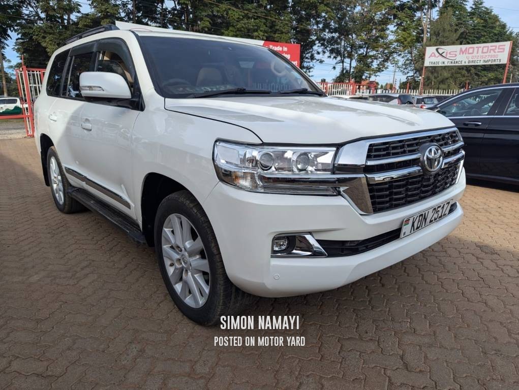 Toyota Land Cruiser 2015 White