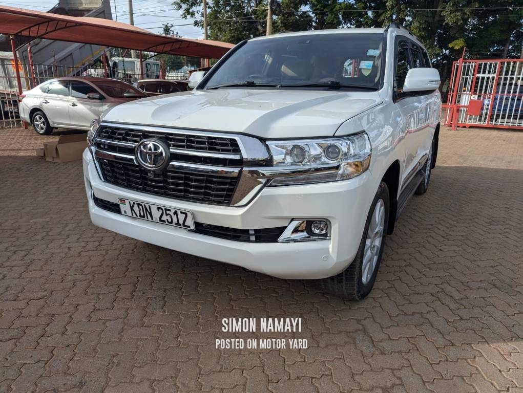 Toyota Land Cruiser 2015 White