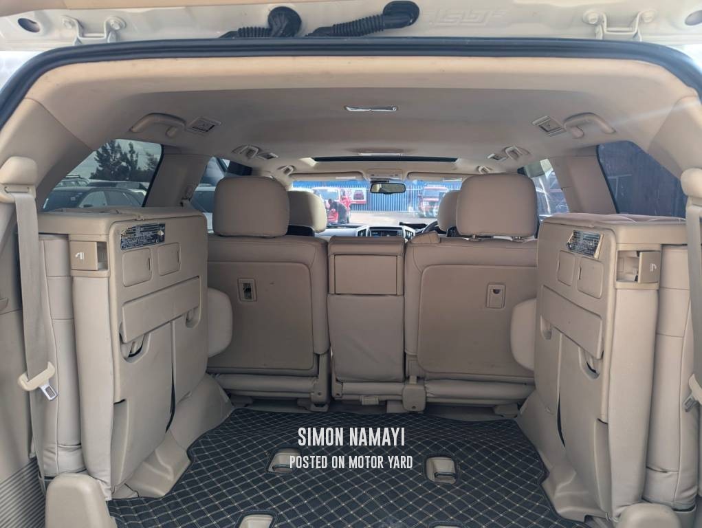 Toyota Land Cruiser 2015 White