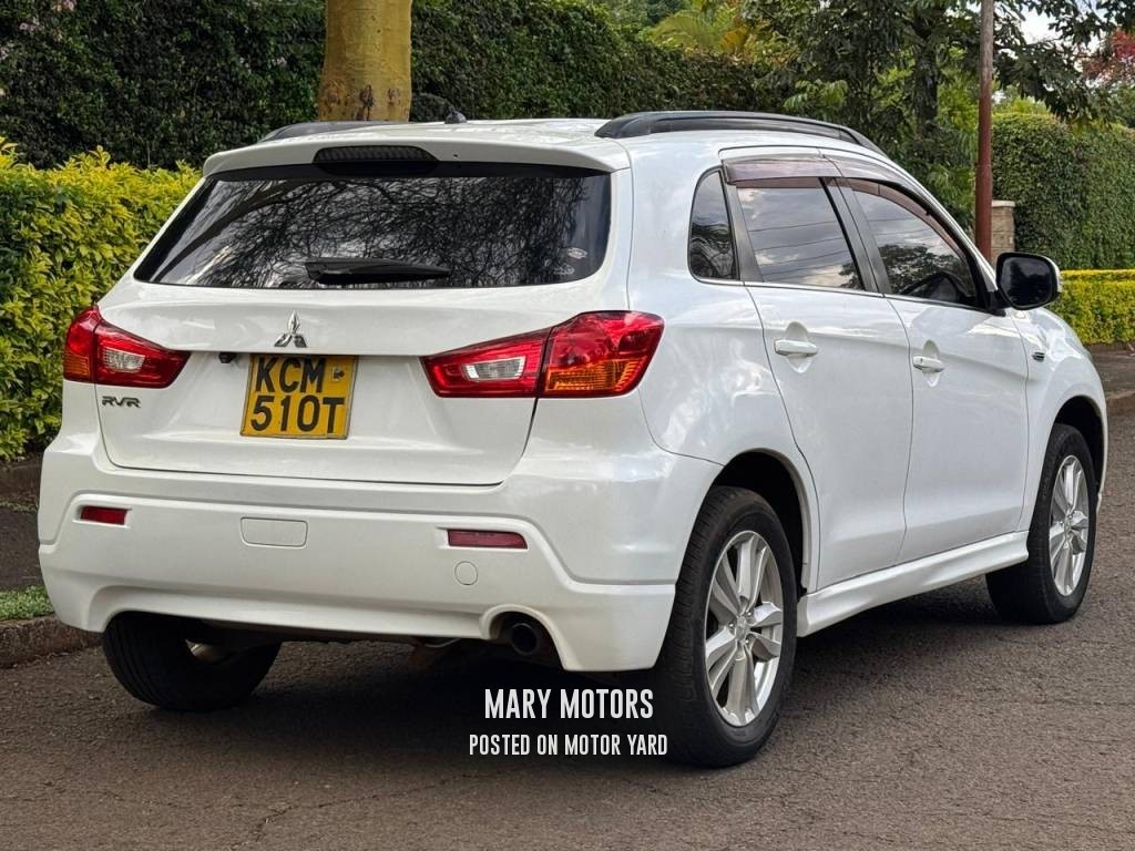 Mitsubishi RVR 2010 White