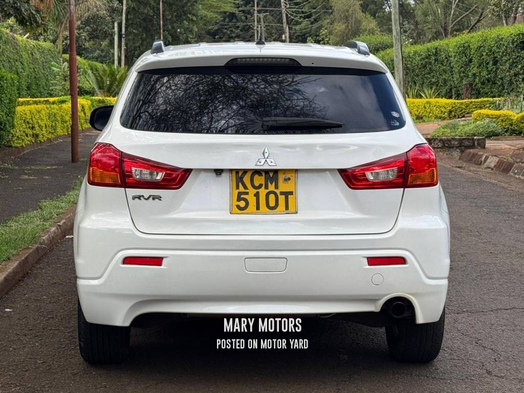 Mitsubishi RVR 2010 White