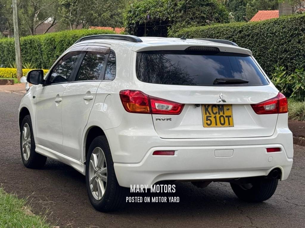 Mitsubishi RVR 2010 White