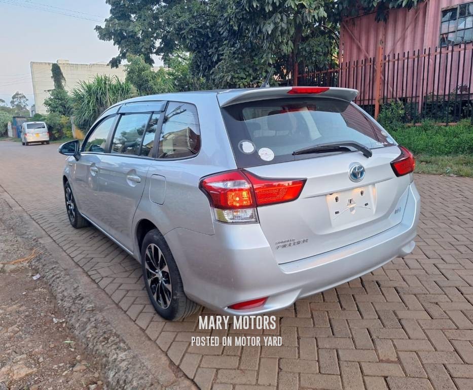 Toyota Fielder 2019 Silver