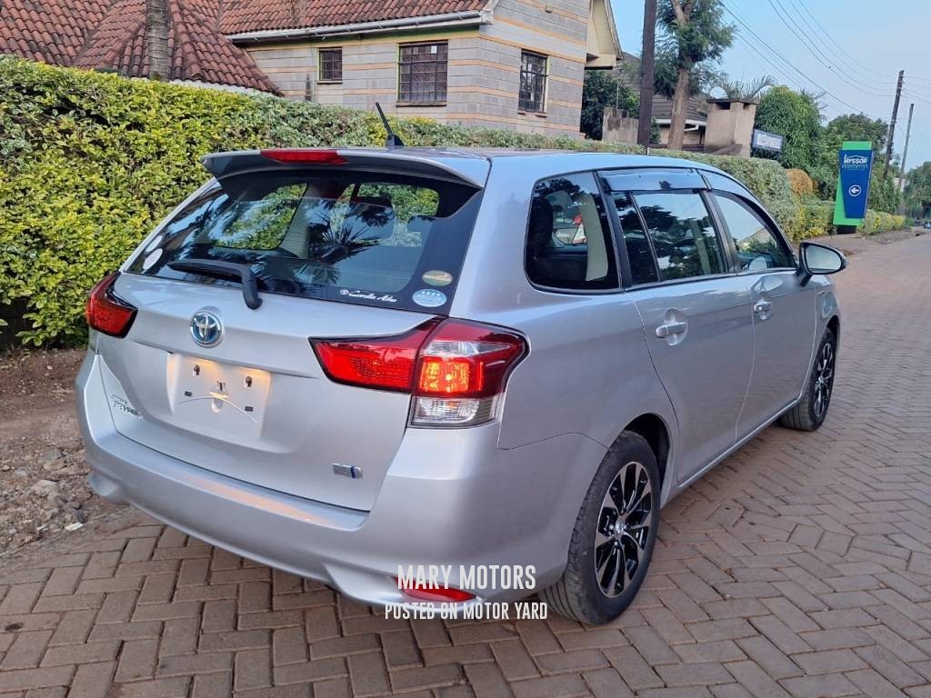 Toyota Fielder 2019 Silver