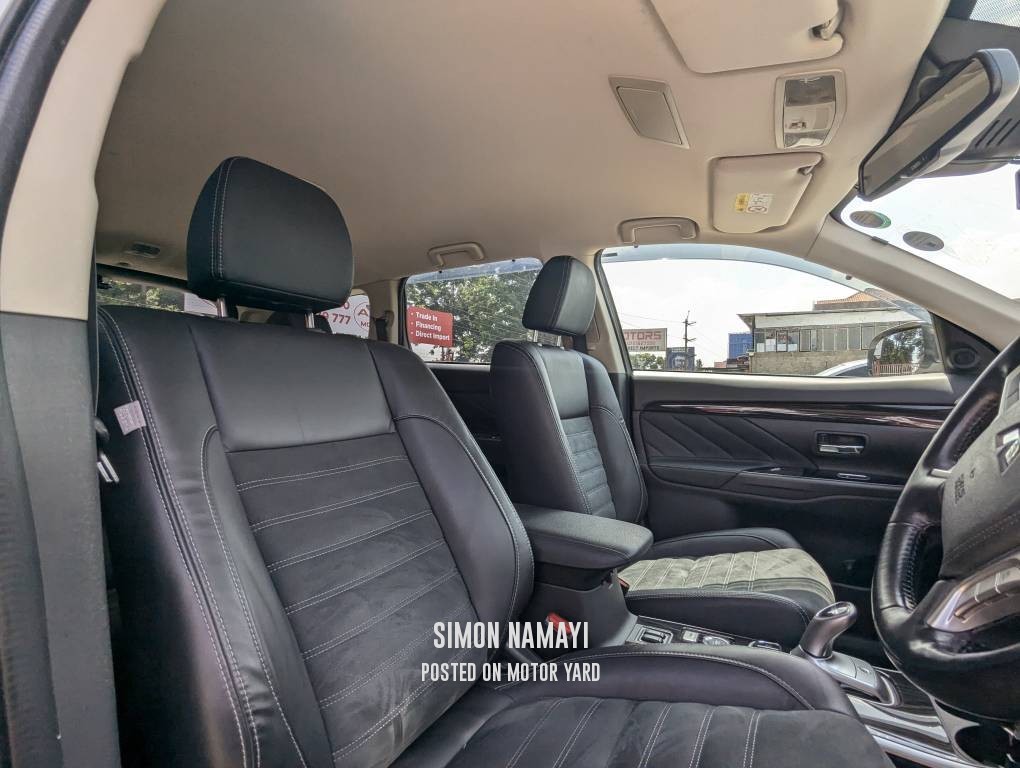 Mitsubishi Outlander PHEV 2017 White