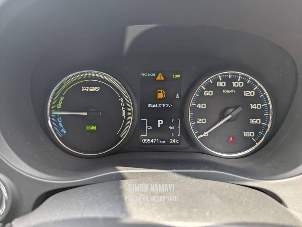 Mitsubishi Outlander PHEV 2017 White