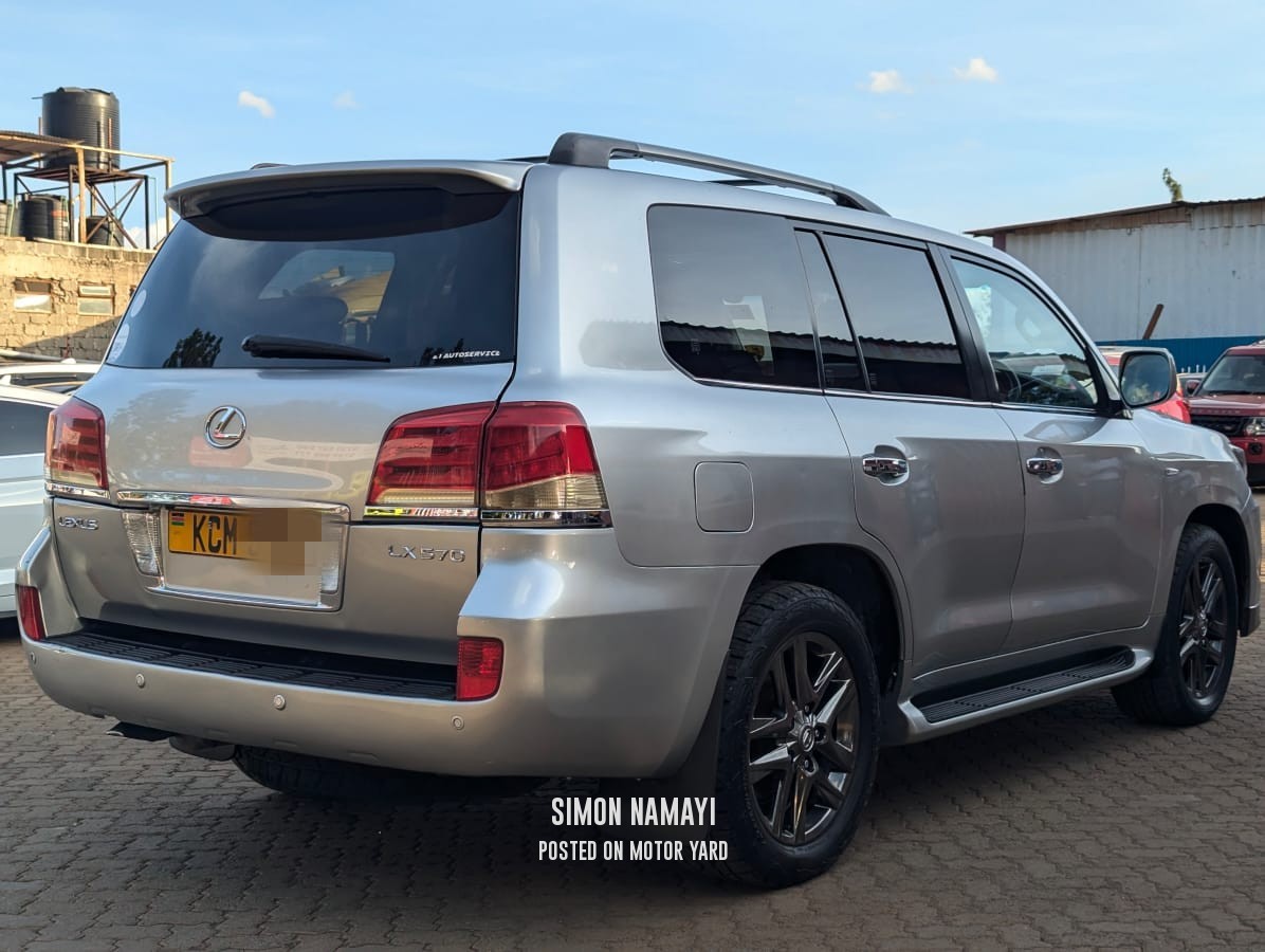 Lexus LX 570 2010 Silver