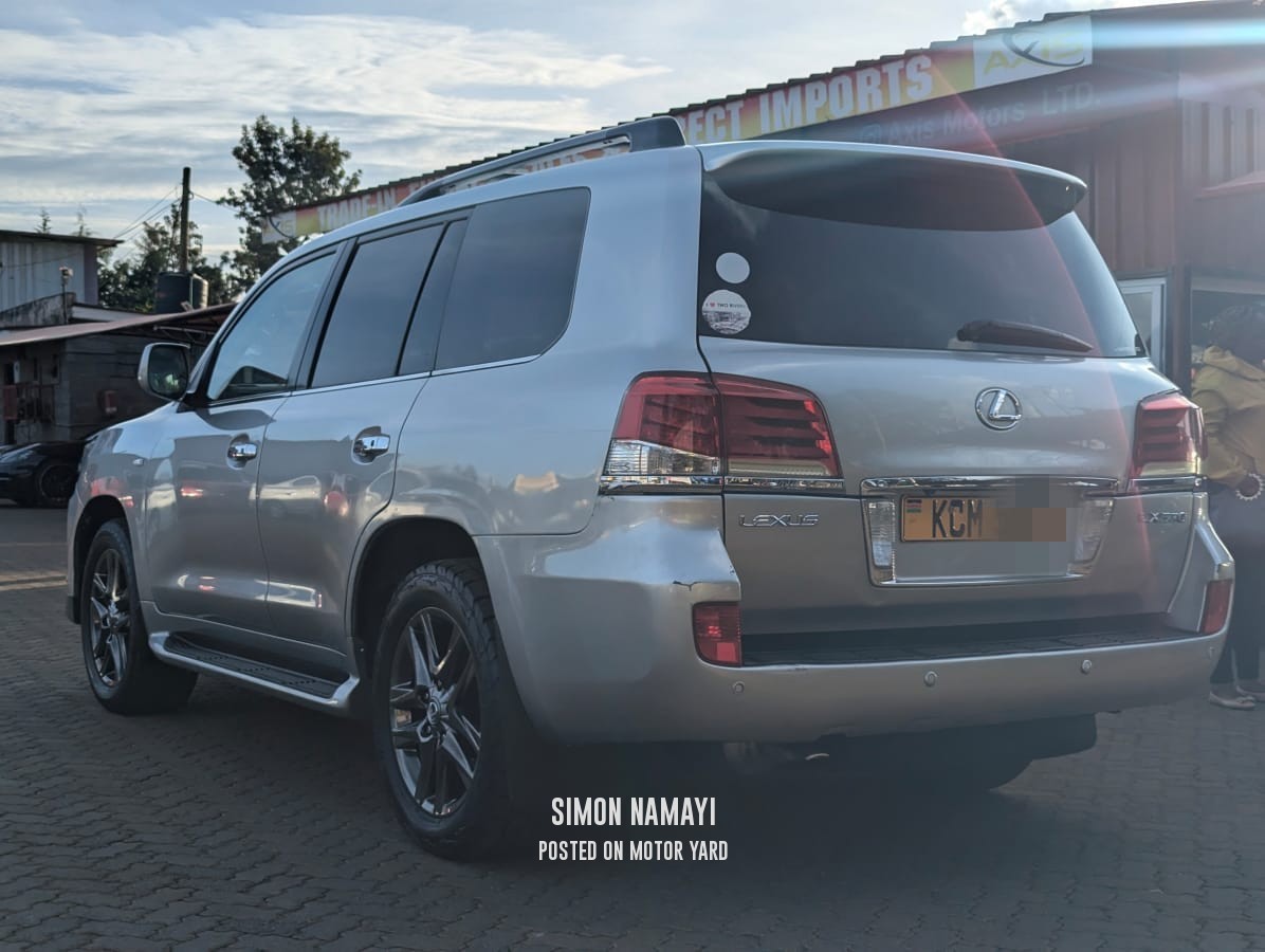 Lexus LX 570 2010 Silver