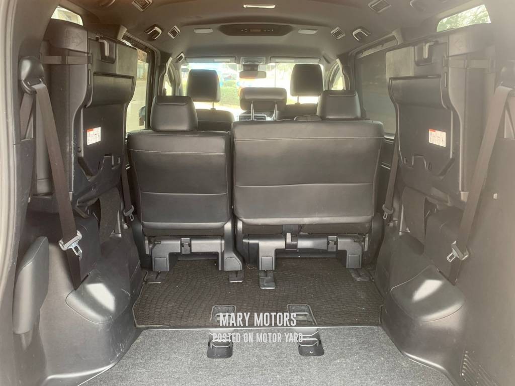 Toyota Esquire 2017 Purple