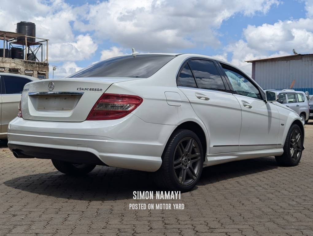 Mercedes-Benz C200 2008 White
