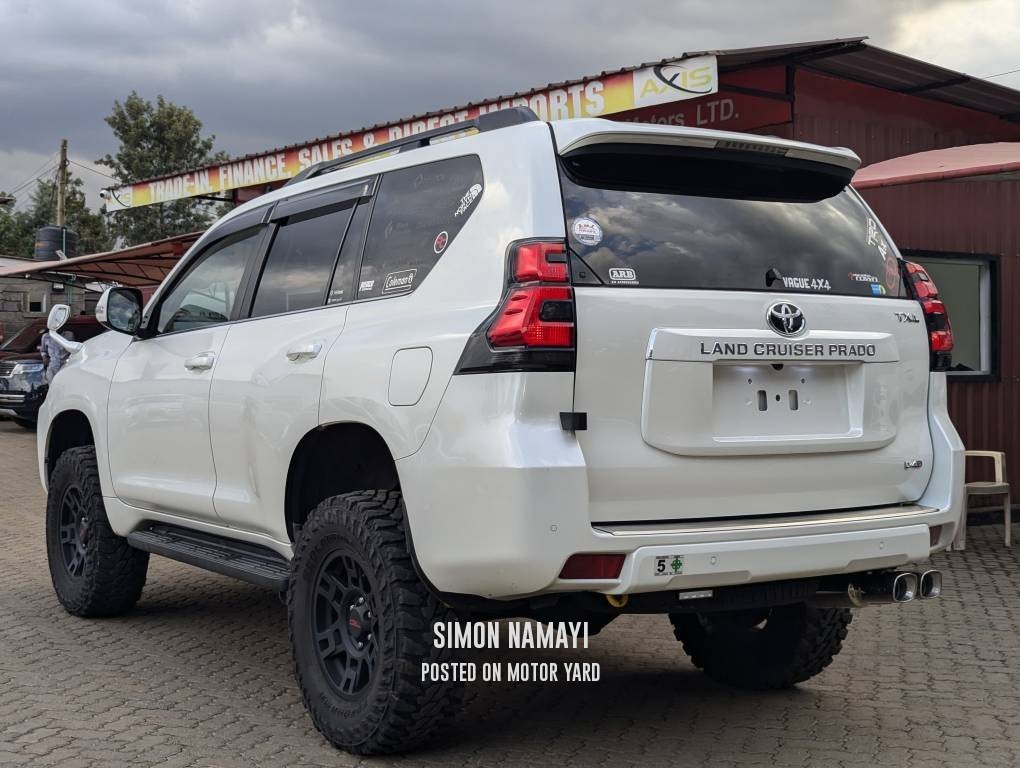 Toyota Land Cruiser Prado 2018 White