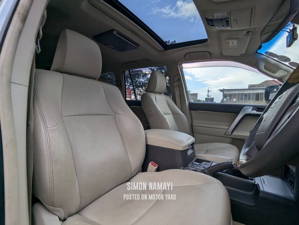 Toyota Land Cruiser Prado 2018 White