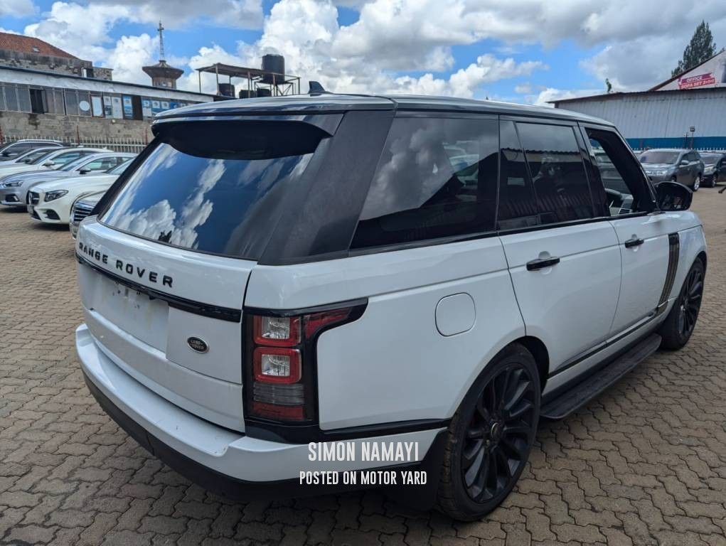 Range Rover Vogue 2016 White
