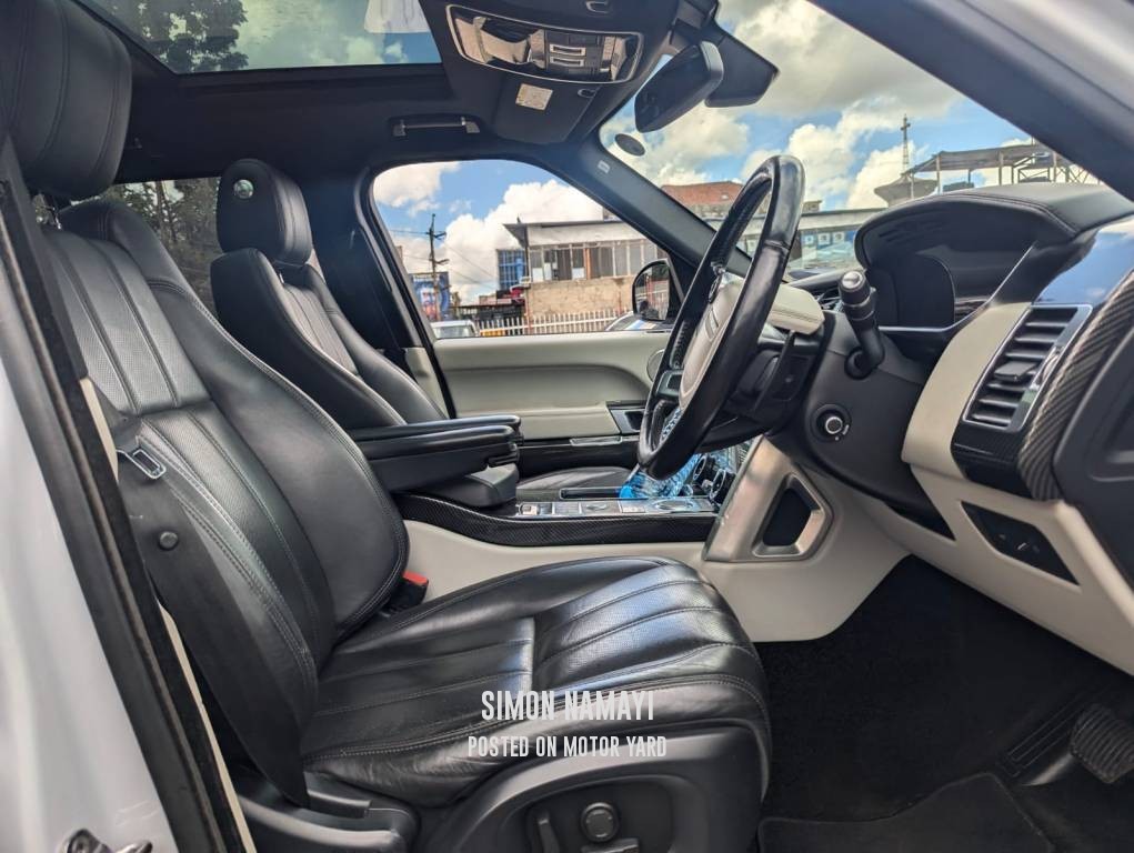 Range Rover Vogue 2016 White