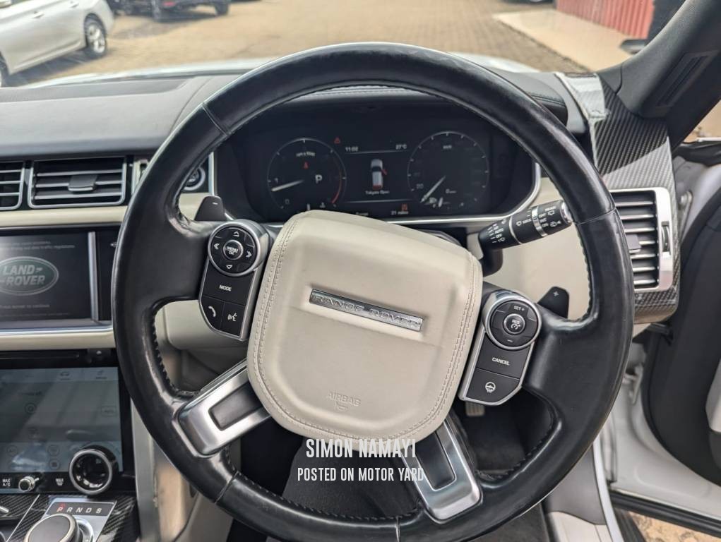 Range Rover Vogue 2016 White