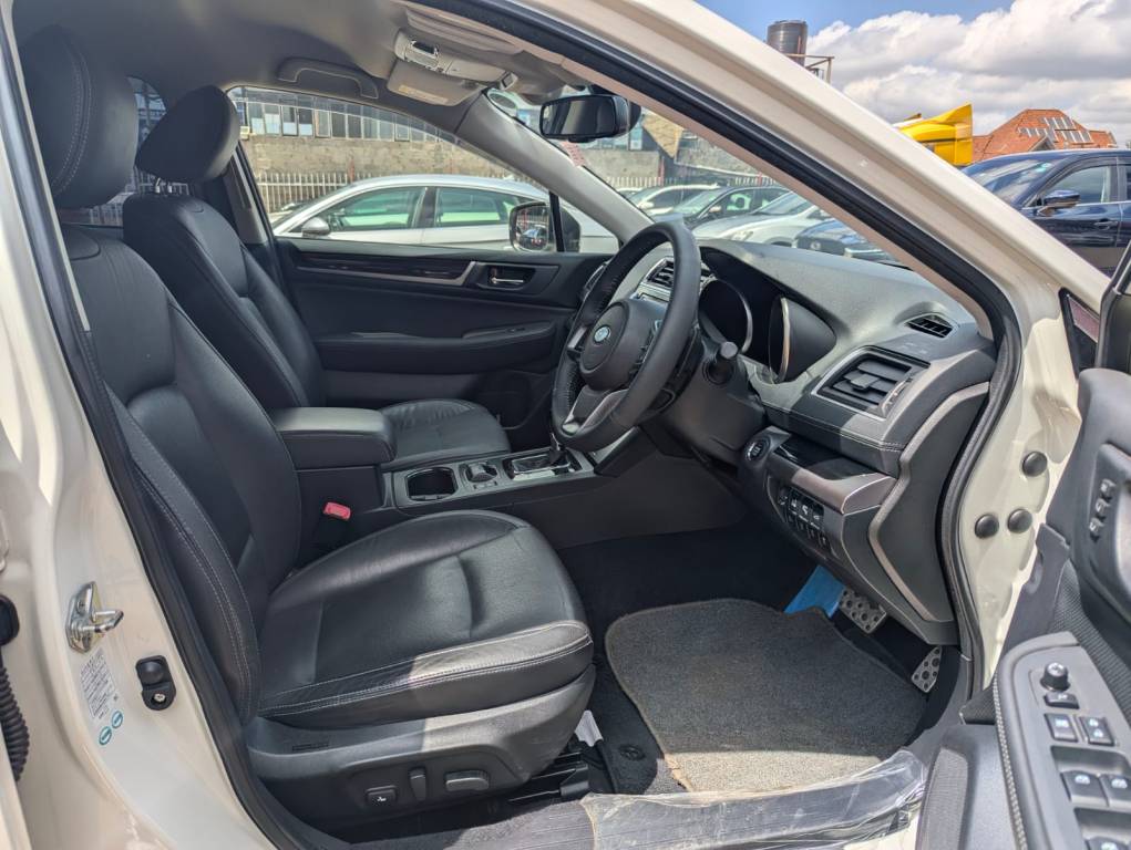 Subaru Outback 2017 White