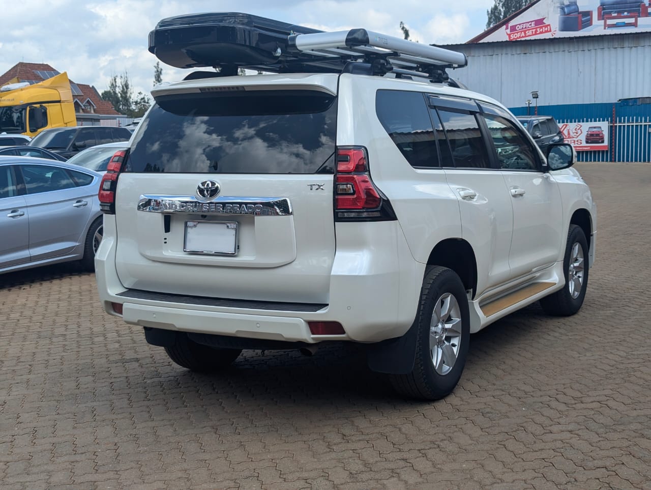Toyota Land Cruiser Prado 2018 White