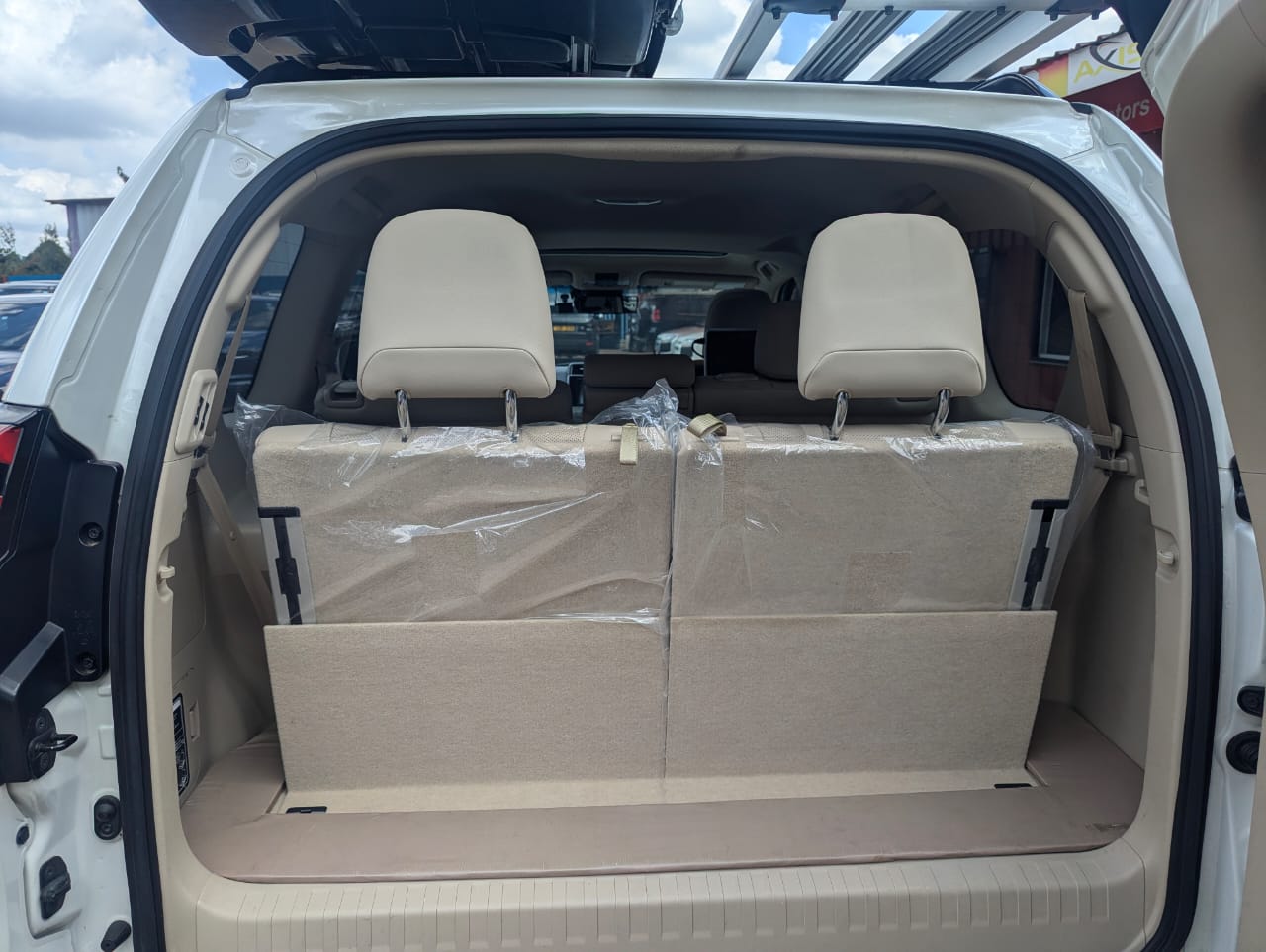 Toyota Land Cruiser Prado 2018 White