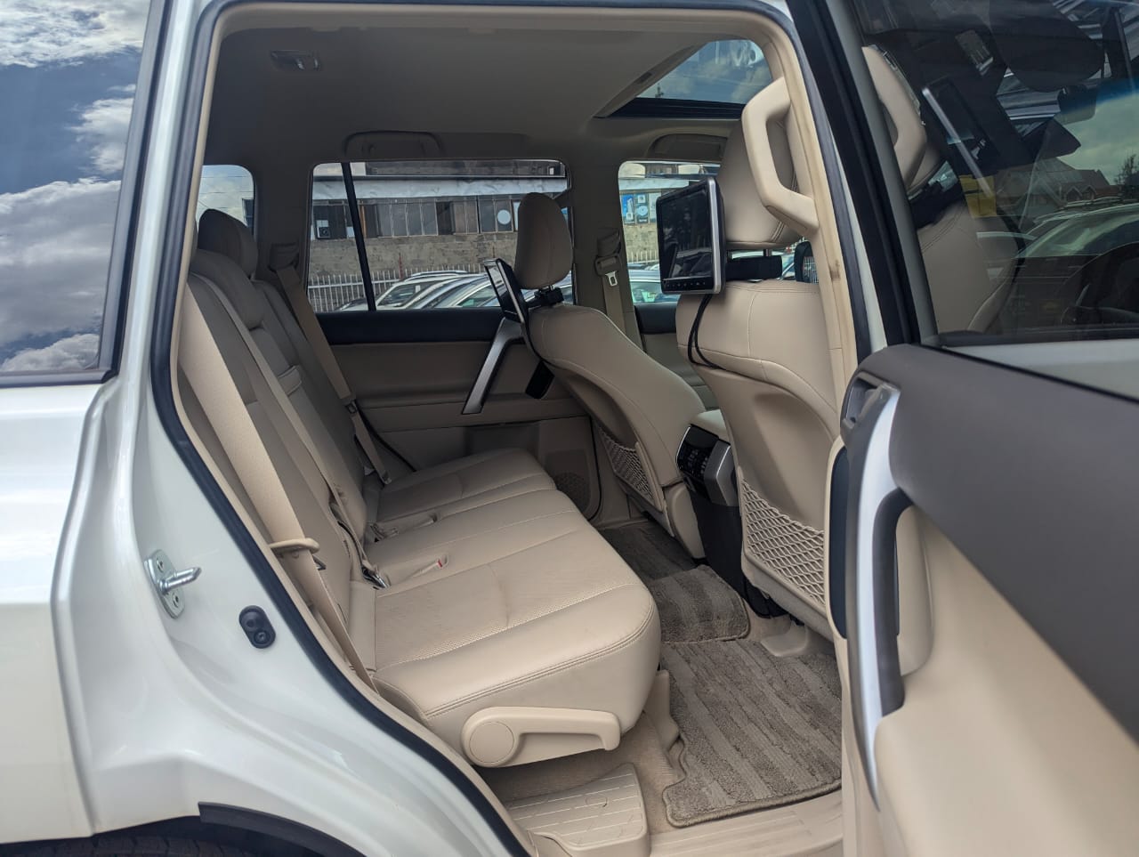 Toyota Land Cruiser Prado 2018 White