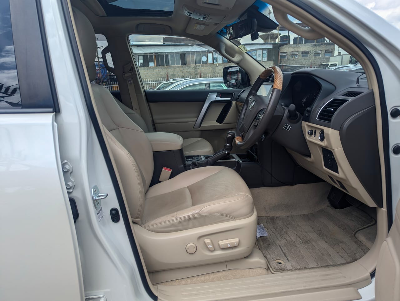 Toyota Land Cruiser Prado 2018 White
