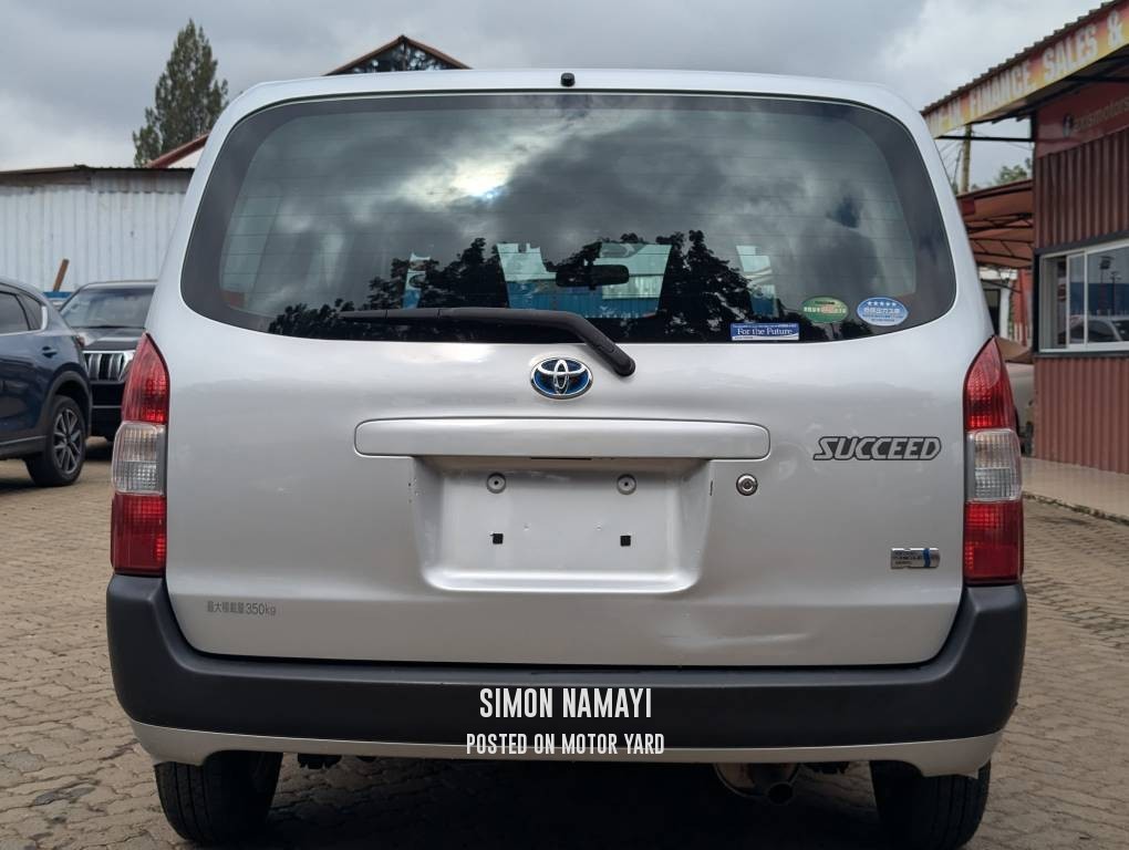 Toyota Succeed 2018 Silver