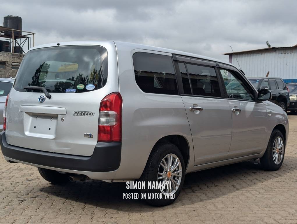 Toyota Succeed 2018 Silver