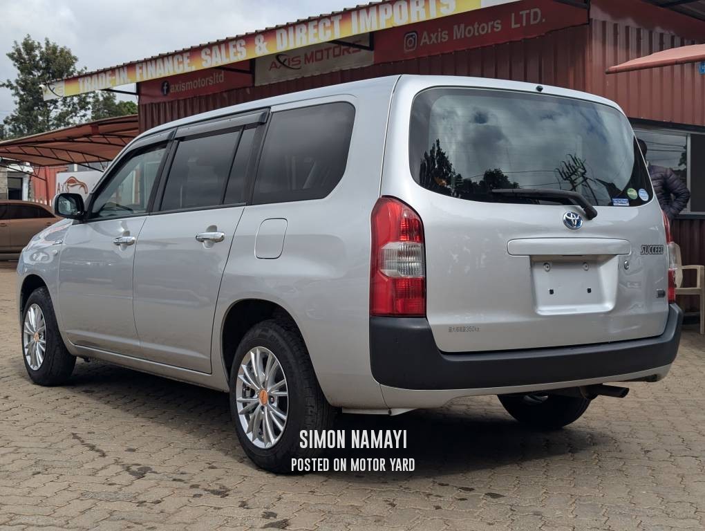 Toyota Succeed 2018 Silver