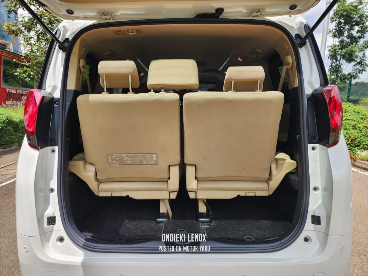 Toyota Alphard 2017 White