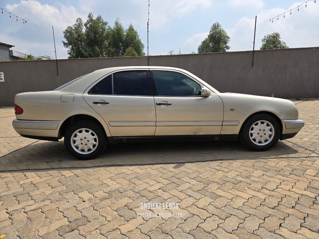 Mercedes-Benz E200 2002 Other