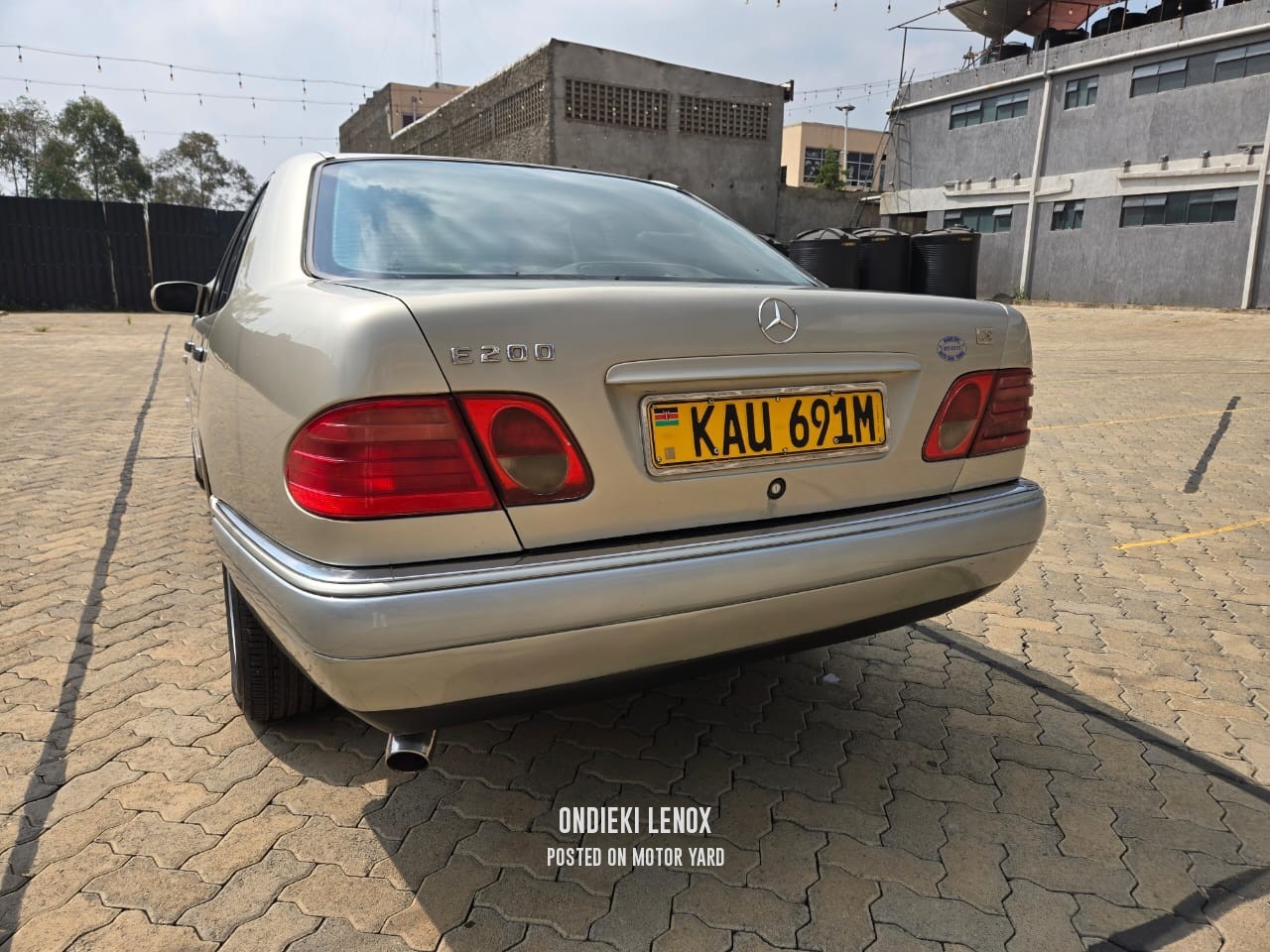 Mercedes-Benz E200 2002 Other