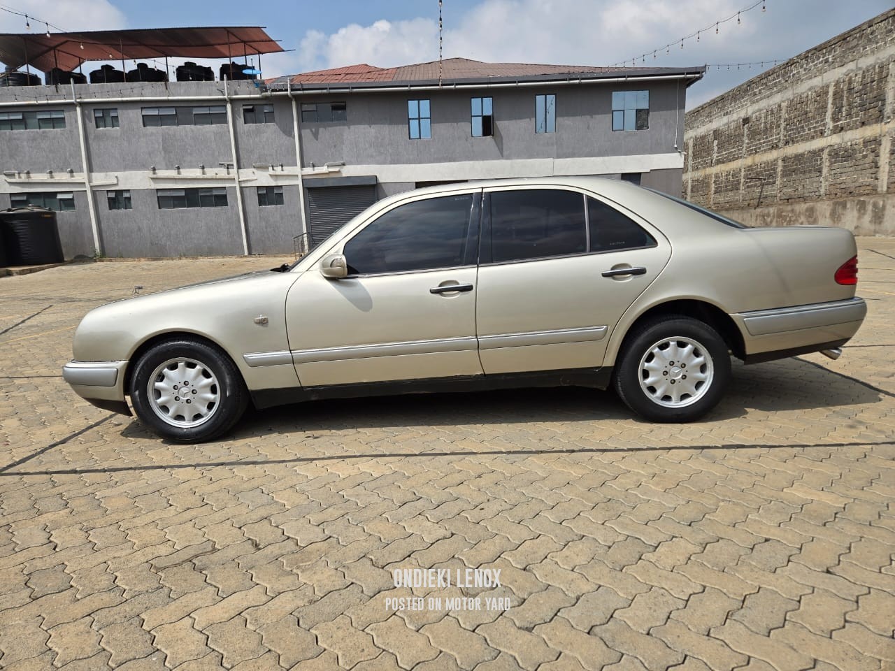 Mercedes-Benz E200 2002 Other