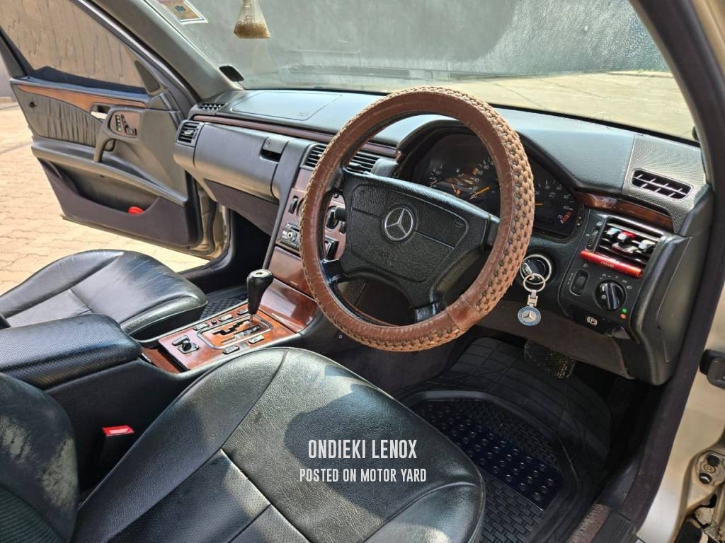 Mercedes-Benz E200 2002 Other