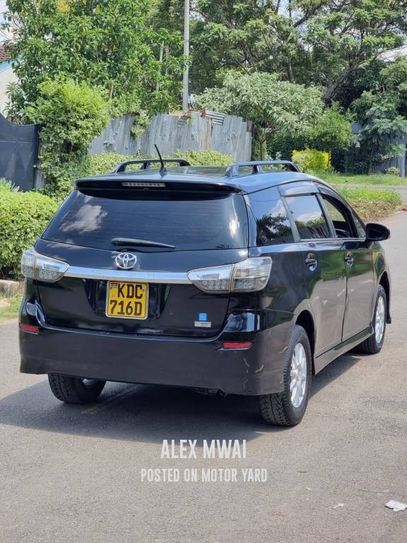 Toyota Wish 2014 Black