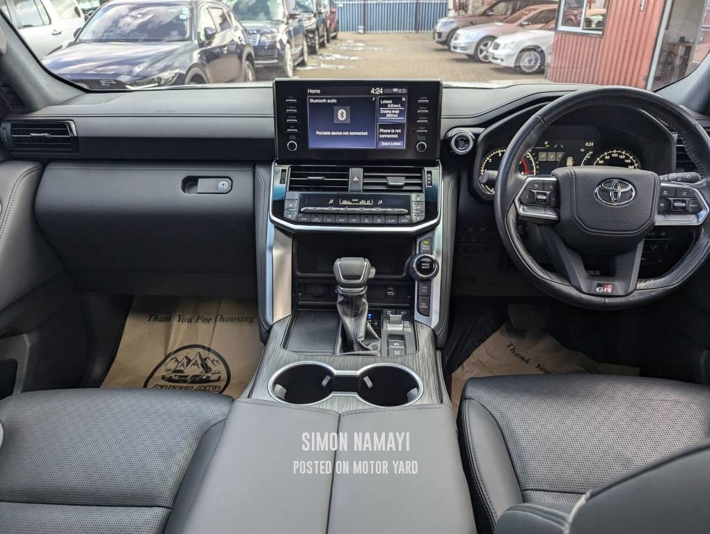 Toyota Land Cruiser Prado 2022 White