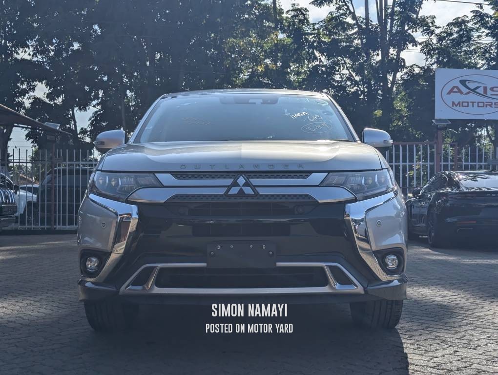 Mitsubishi Outlander 2018 Silver