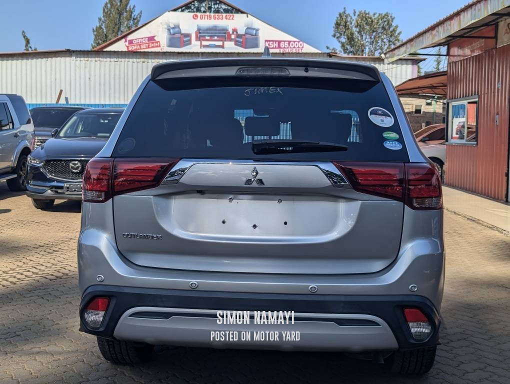 Mitsubishi Outlander 2018 Silver