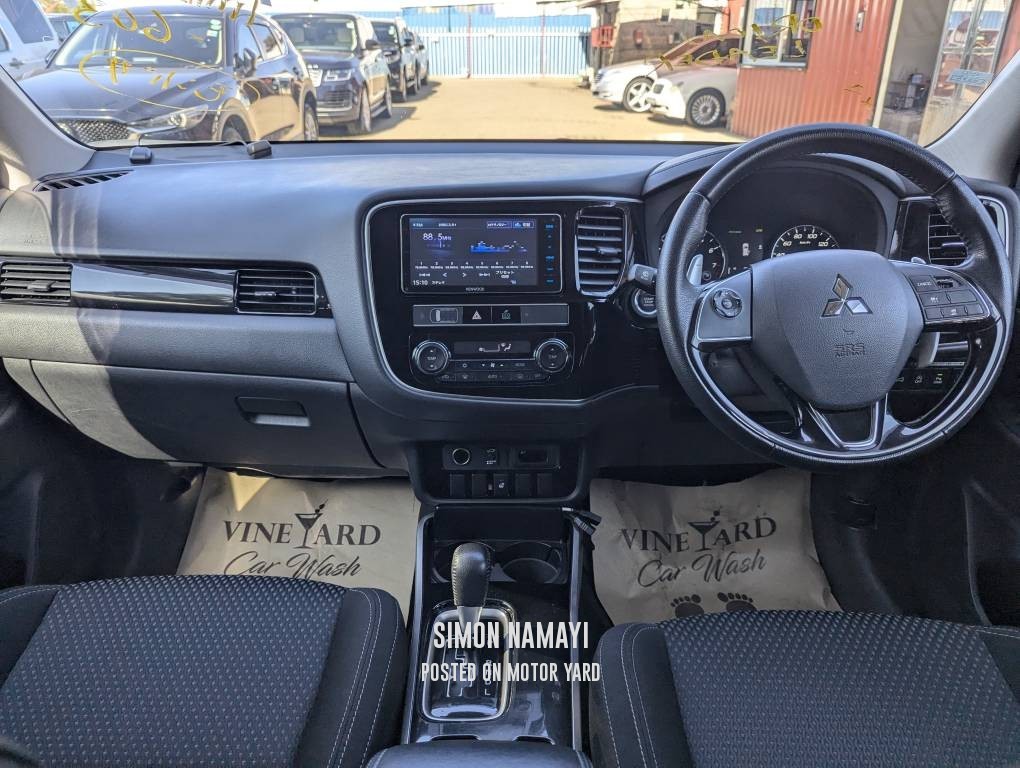 Mitsubishi Outlander 2018 Silver