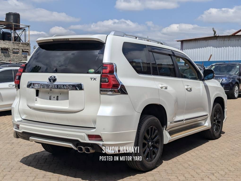 Toyota Land Cruiser Prado 2021 White