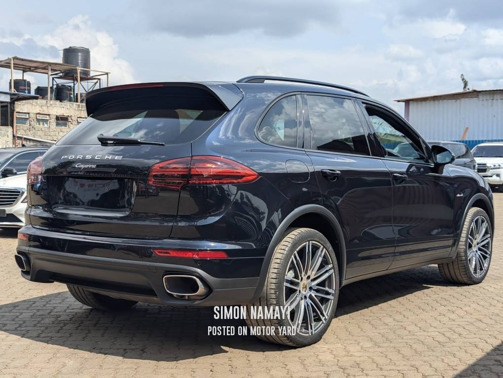 Porsche Cayenne 2016 Black