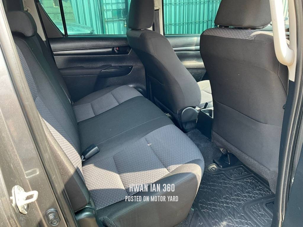 Toyota Hilux 2022 Grey