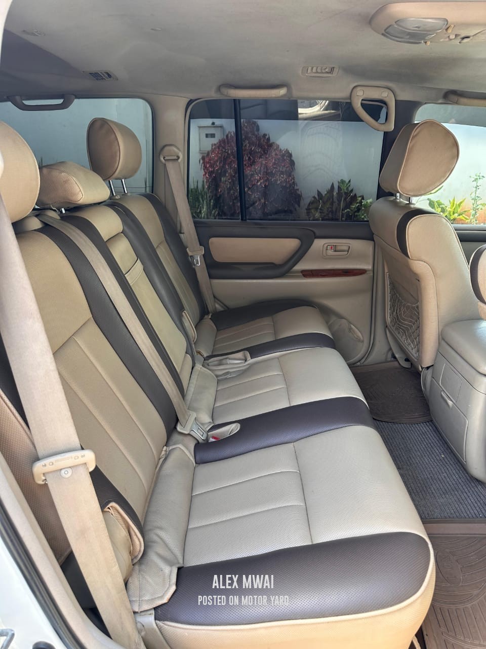 Toyota Land Cruiser 2010 White