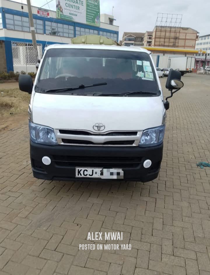 Toyota HiAce 2015 White