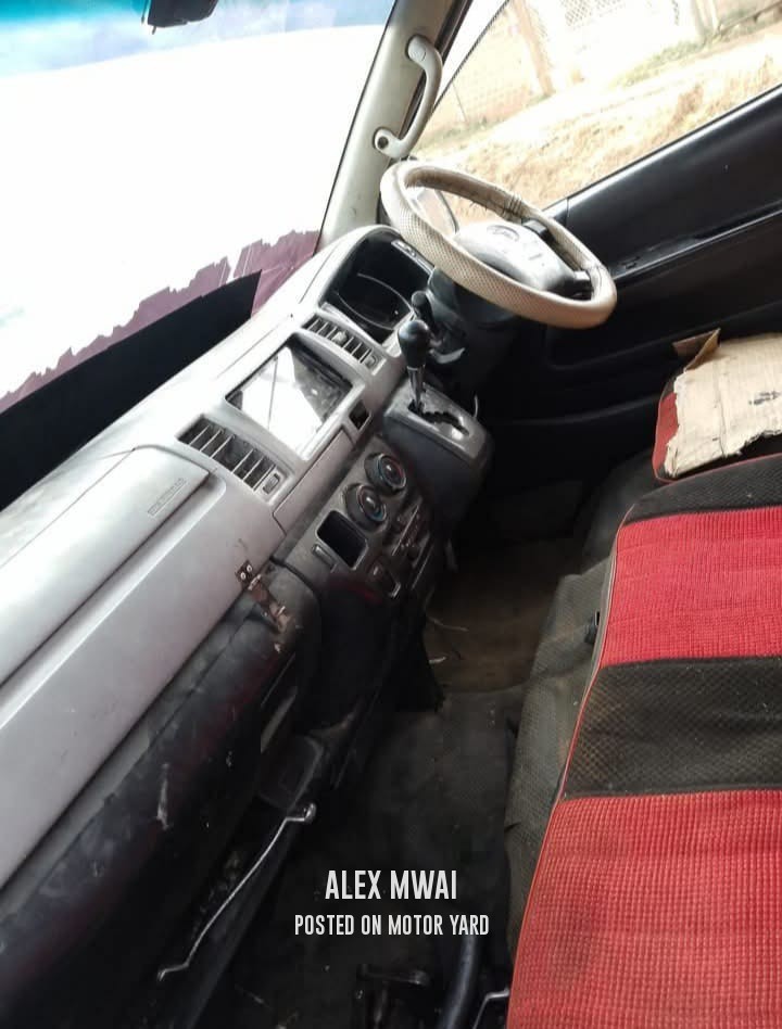 Toyota HiAce 2015 White