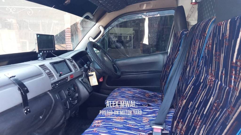 Toyota HiAce 2016 White