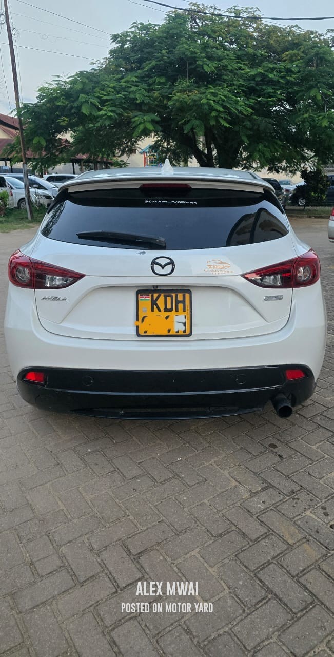 Mazda Axela 2015 White