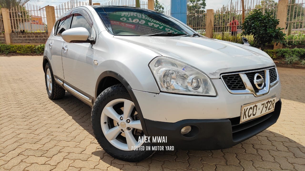 Nissan Dualis 2012 Gold